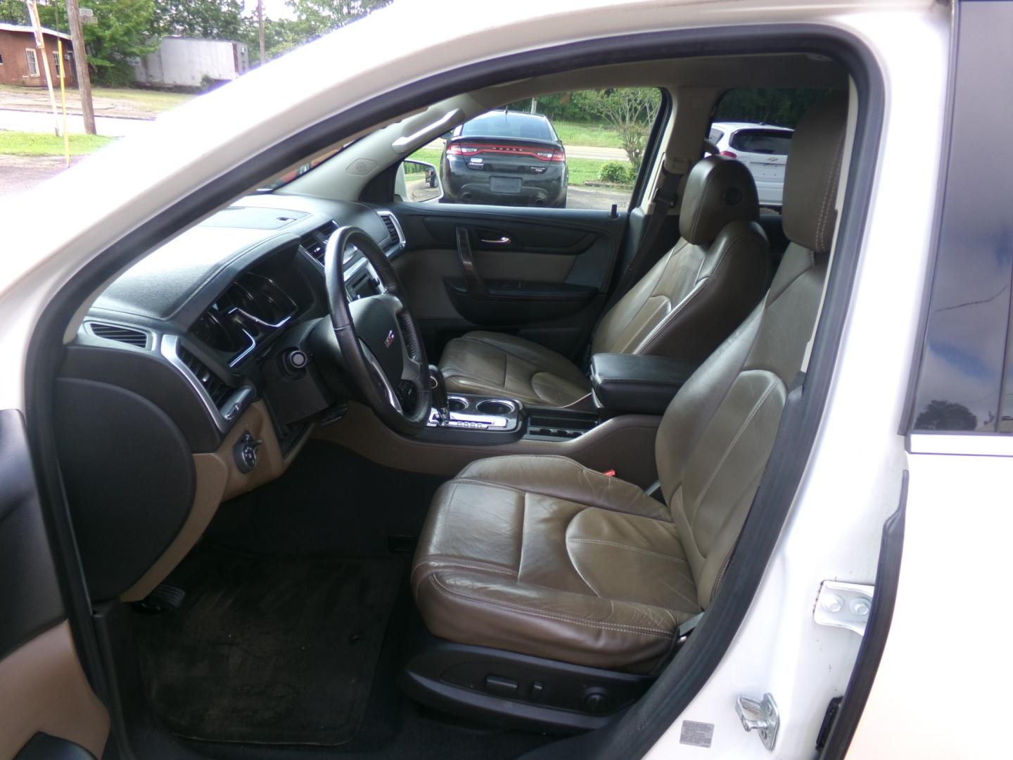 2015 White /Brown GMC Acadia SLT (1GKKRRKD4FJ) with an 3.6L engine, automatic transmission, located at 401 First NE, Bearden, AR, 71720, (870) 687-3414, 33.726528, -92.611519 - Photo#9